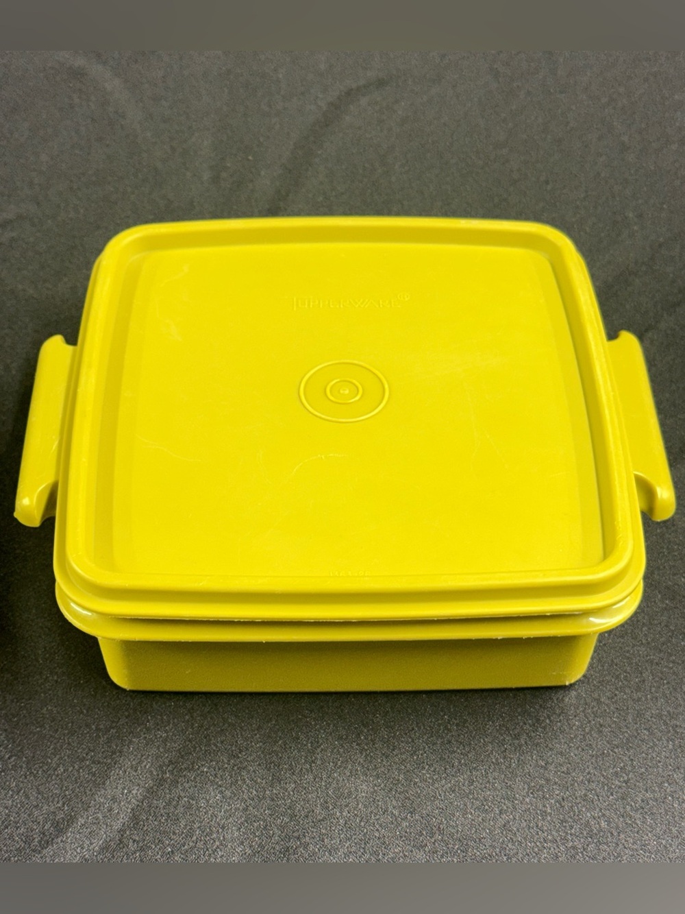 Vintage Tupperware Avocado Green Square Sandwich Keeper Container w/Lid #1362